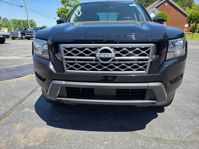 2024 Nissan Frontier Crew Cab SV 4x2