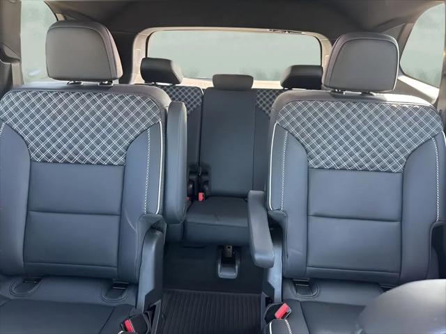 2024 GMC Acadia AWD Denali