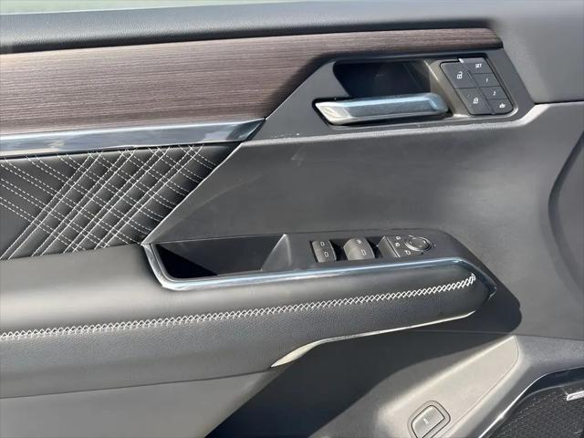 2024 GMC Acadia AWD Denali