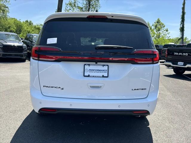 2027 Chrysler Pacifica Limited