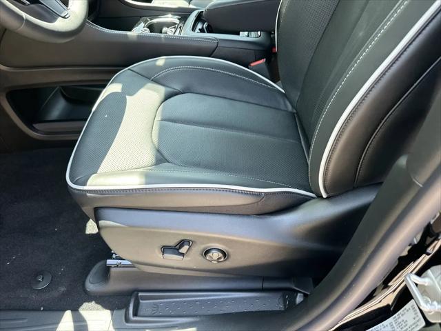 2027 Chrysler Pacifica Limited