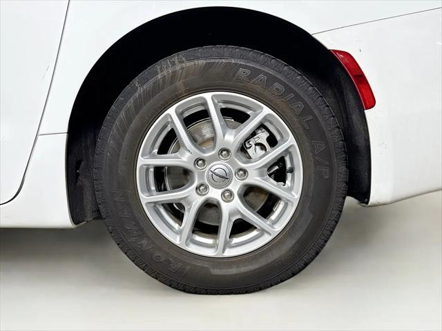 2022 Chrysler Voyager LX