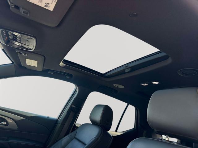 2023 Chevrolet Traverse AWD LT Leather
