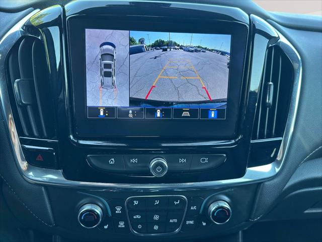 2023 Chevrolet Traverse AWD LT Leather