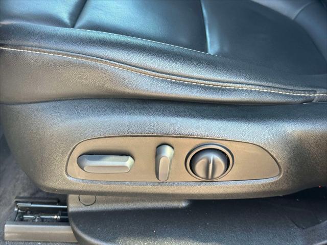 2023 Chevrolet Traverse AWD LT Leather
