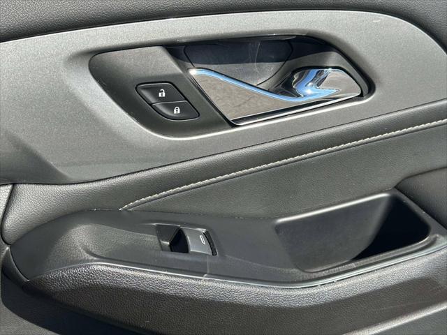 2023 Chevrolet Traverse AWD LT Leather