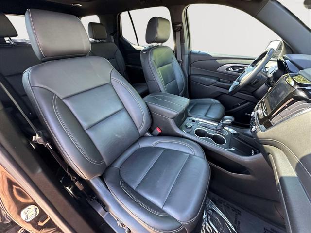 2023 Chevrolet Traverse AWD LT Leather