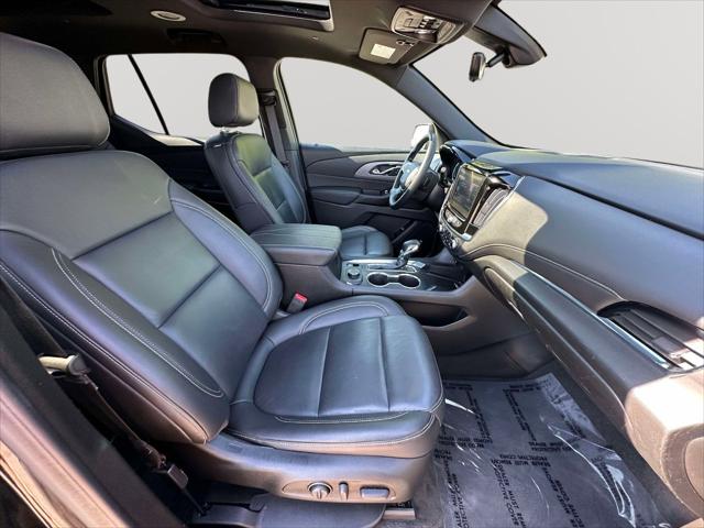 2023 Chevrolet Traverse AWD LT Leather