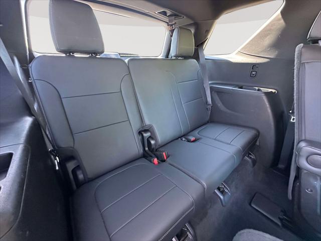 2023 Chevrolet Traverse AWD LT Leather
