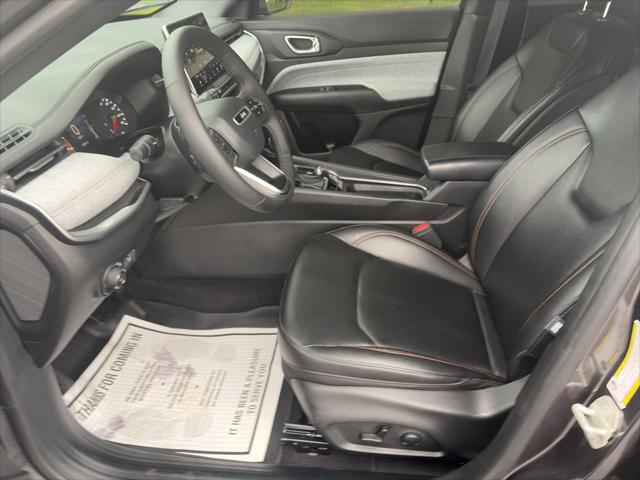 2023 Jeep Compass Latitude Lux FWD