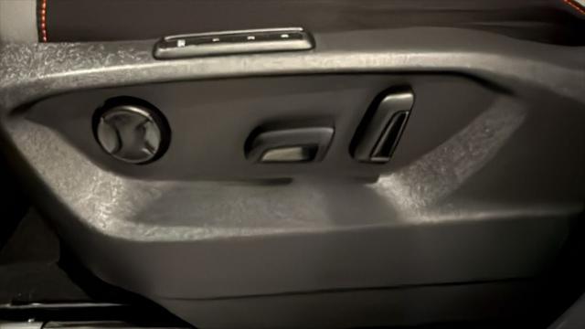 2024 Volkswagen Atlas 2.0T Peak Edition SEL