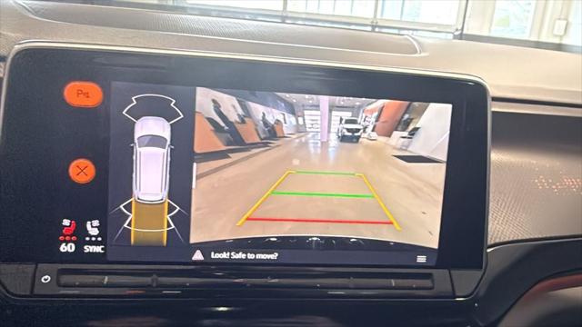 2024 Volkswagen Atlas 2.0T Peak Edition SEL