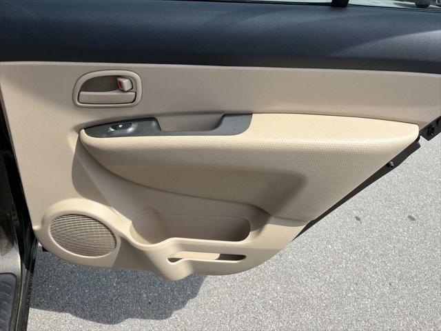 2009 Kia Rondo LX
