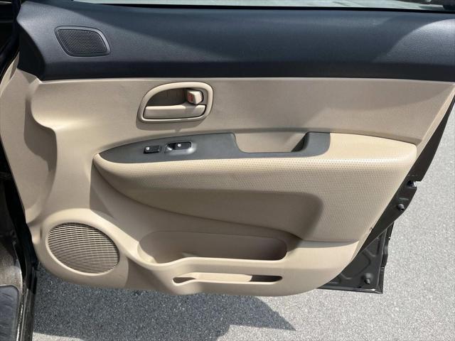 2009 Kia Rondo LX