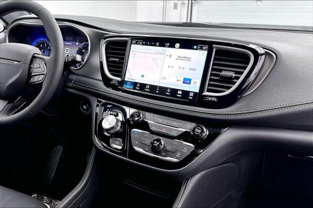 2027 Chrysler Pacifica Limited