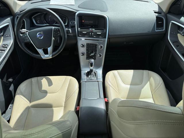 2017 Volvo XC60 T5 Dynamic