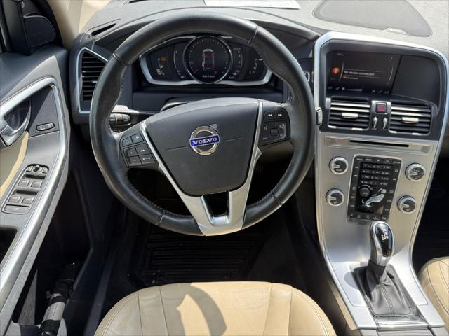 2017 Volvo XC60 T5 Dynamic