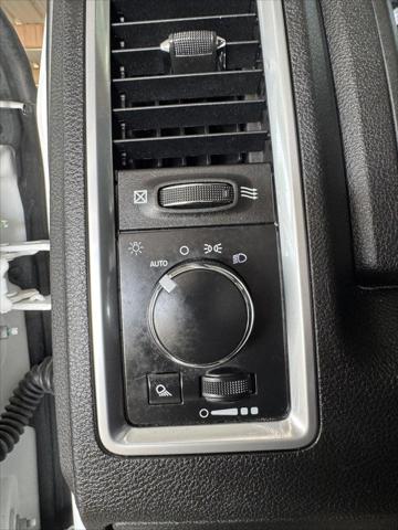 2024 Ram 1500 Classic Warlock Crew Cab 4x2 5'7" Box