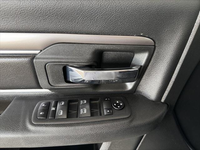 2024 Ram 1500 Classic Warlock Crew Cab 4x2 5'7" Box