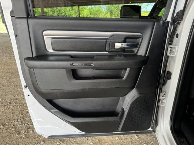 2024 Ram 1500 Classic Warlock Crew Cab 4x2 5'7" Box
