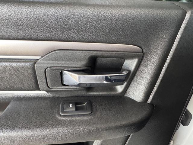 2024 Ram 1500 Classic Warlock Crew Cab 4x2 5'7" Box