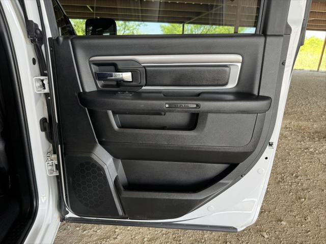 2024 Ram 1500 Classic Warlock Crew Cab 4x2 5'7" Box