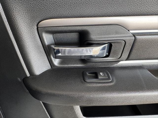 2024 Ram 1500 Classic Warlock Crew Cab 4x2 5'7" Box