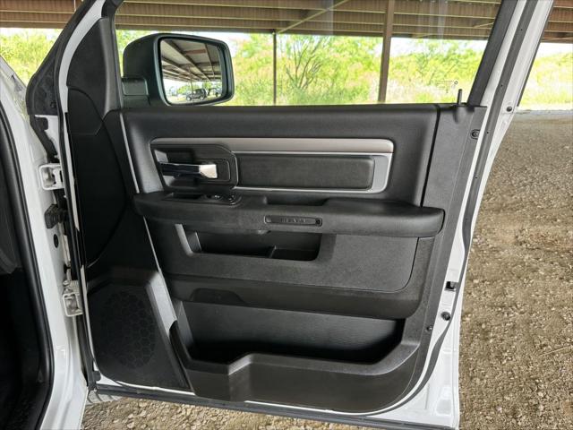 2024 Ram 1500 Classic Warlock Crew Cab 4x2 5'7" Box