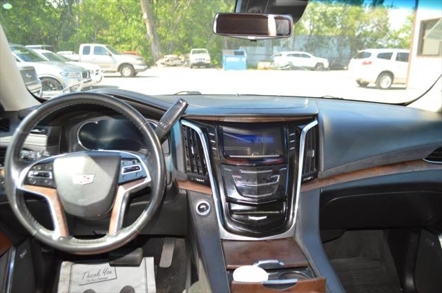 2017 Cadillac Escalade Luxury
