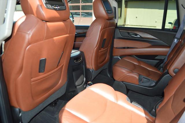 2017 Cadillac Escalade Luxury