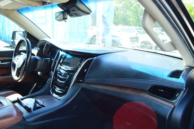 2017 Cadillac Escalade Luxury