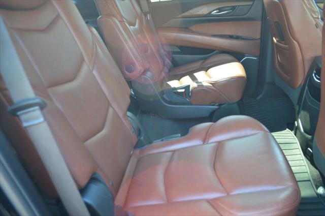2017 Cadillac Escalade Luxury