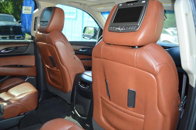 2017 Cadillac Escalade Luxury