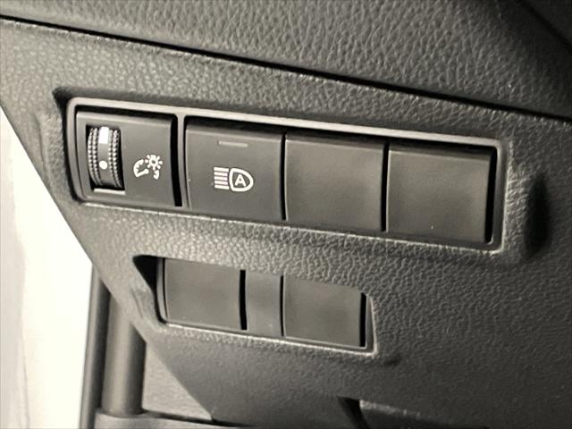 Certified Used 2022 SONIC SILVER Toyota  image 28