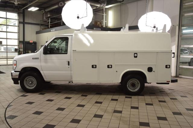 2025 Ford E-350 Cutaway E-350