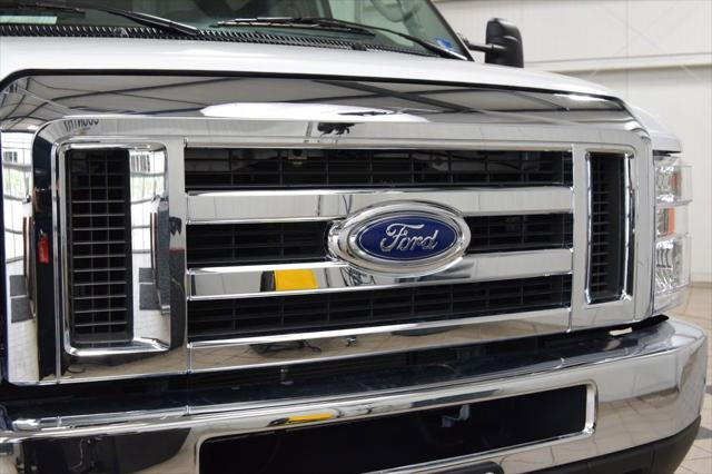 2025 Ford E-350 Cutaway E-350