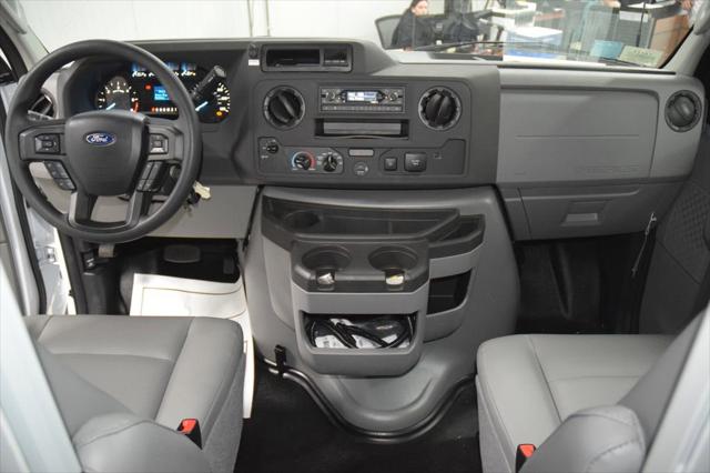 2025 Ford E-350 Cutaway E-350