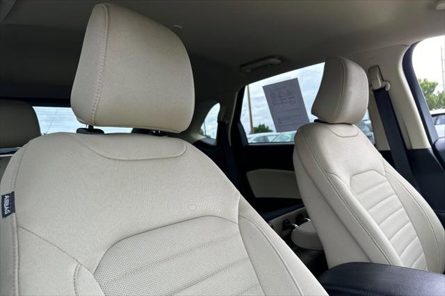 2022 Ford Edge SE