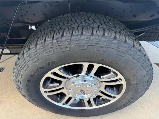 2014 Ford F-250 4WD Crew Cab 156"" Platinum