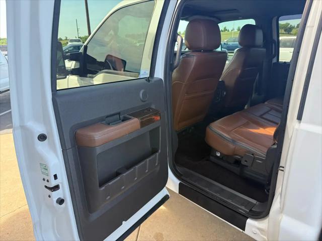 2014 Ford F-250 4WD Crew Cab 156"" Platinum