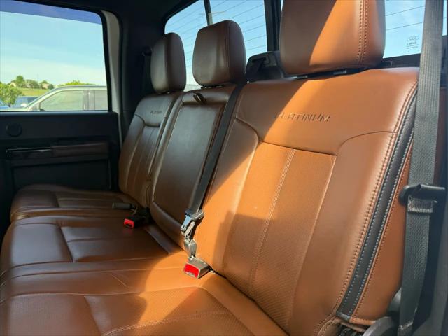 2014 Ford F-250 4WD Crew Cab 156"" Platinum