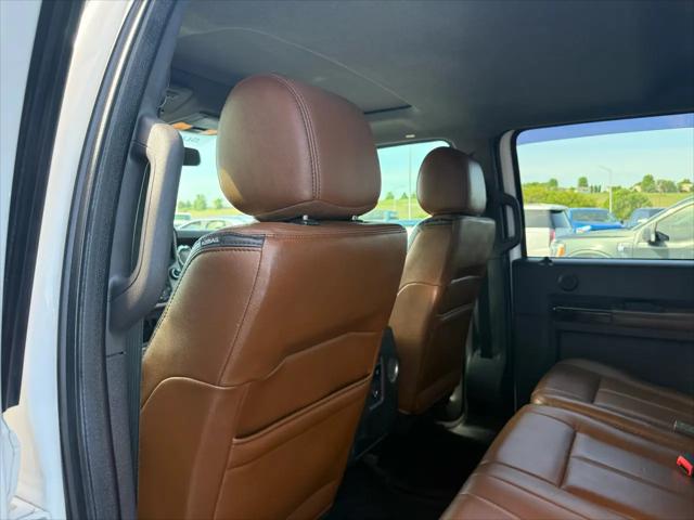 2014 Ford F-250 4WD Crew Cab 156"" Platinum
