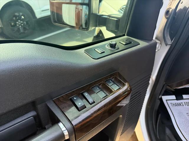 2014 Ford F-250 4WD Crew Cab 156"" Platinum