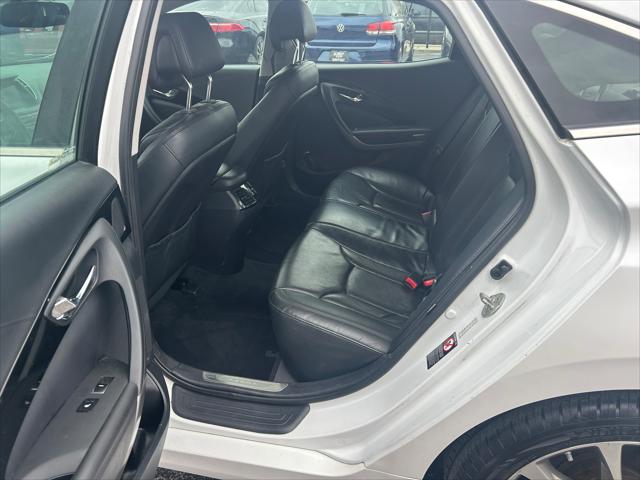 2017 Hyundai Azera Base