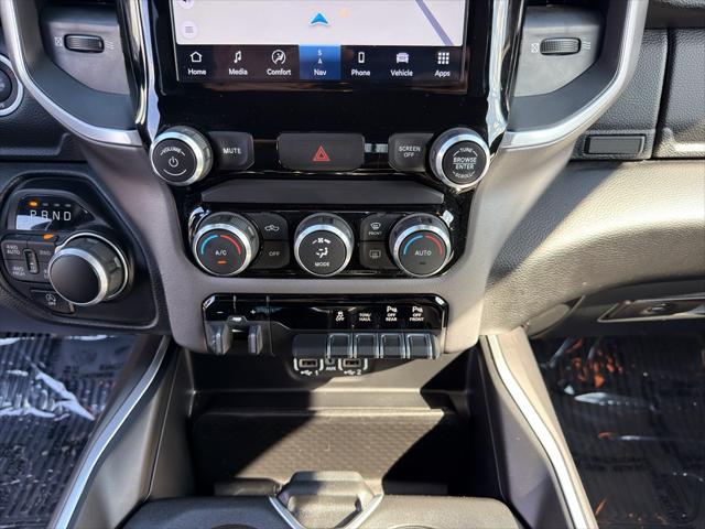 2022 Ram 1500 Big Horn Crew Cab 4x4 5'7" Box