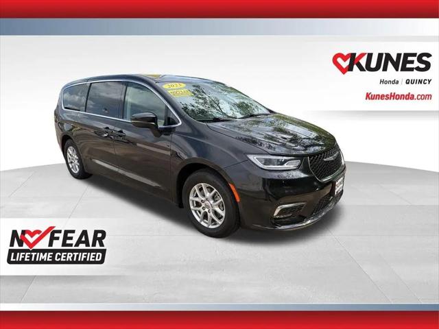2023 Chrysler Pacifica Touring L for sale in Quincy, IL