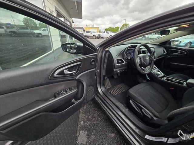 2016 Chrysler 200 LX