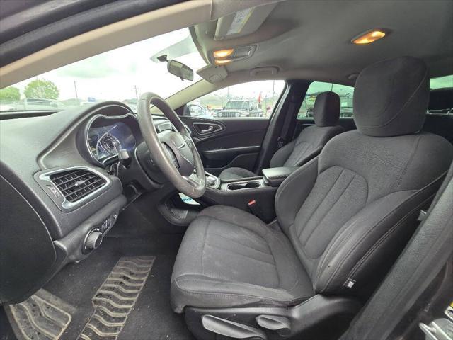2016 Chrysler 200 LX