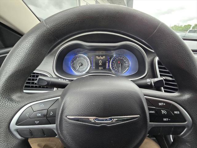 2016 Chrysler 200 LX