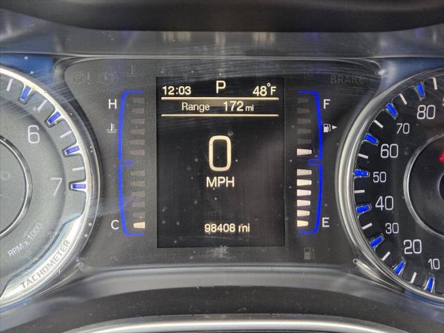 2016 Chrysler 200 LX